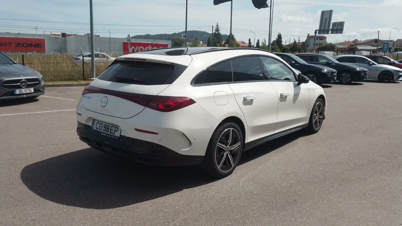 Mercedes Classe CLA 250+ Shooting Brake AMG 10