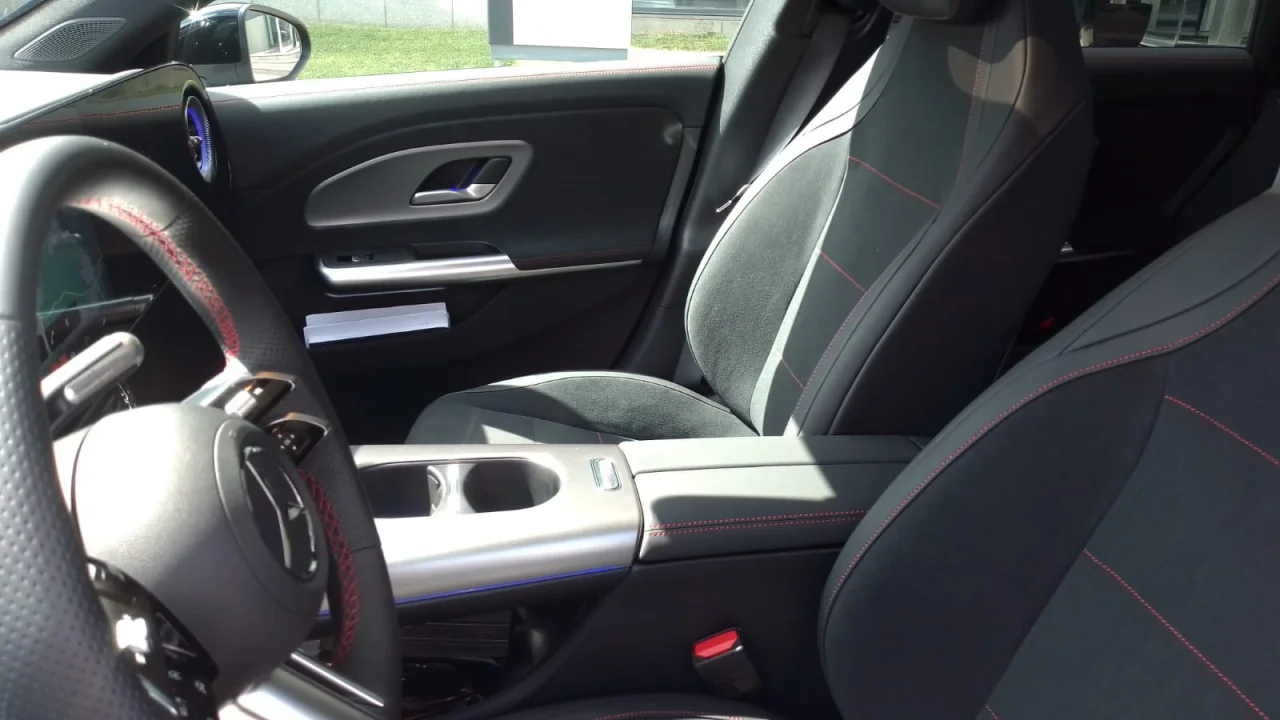 Mercedes Classe CLA 220 AMG Coupé 4