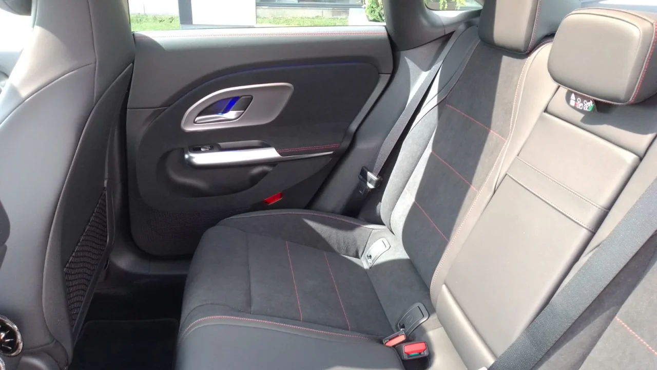 Mercedes Classe CLA 220 AMG Coupé 5