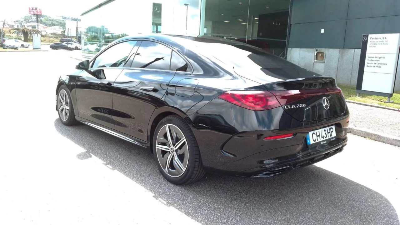Mercedes Classe CLA 220 AMG Coupé 8