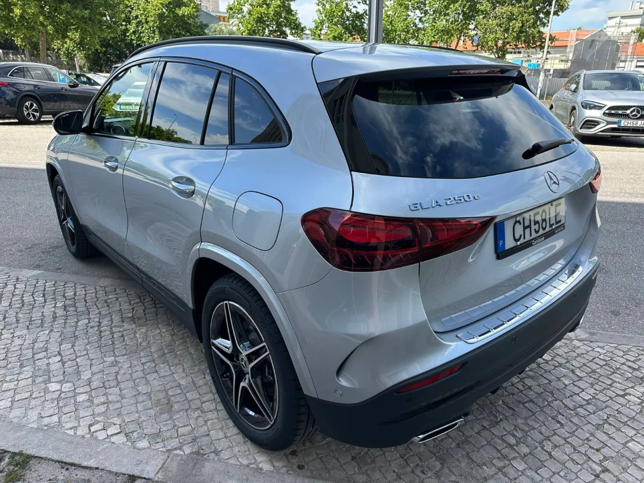 Mercedes Classe GLA 250e AMG 5