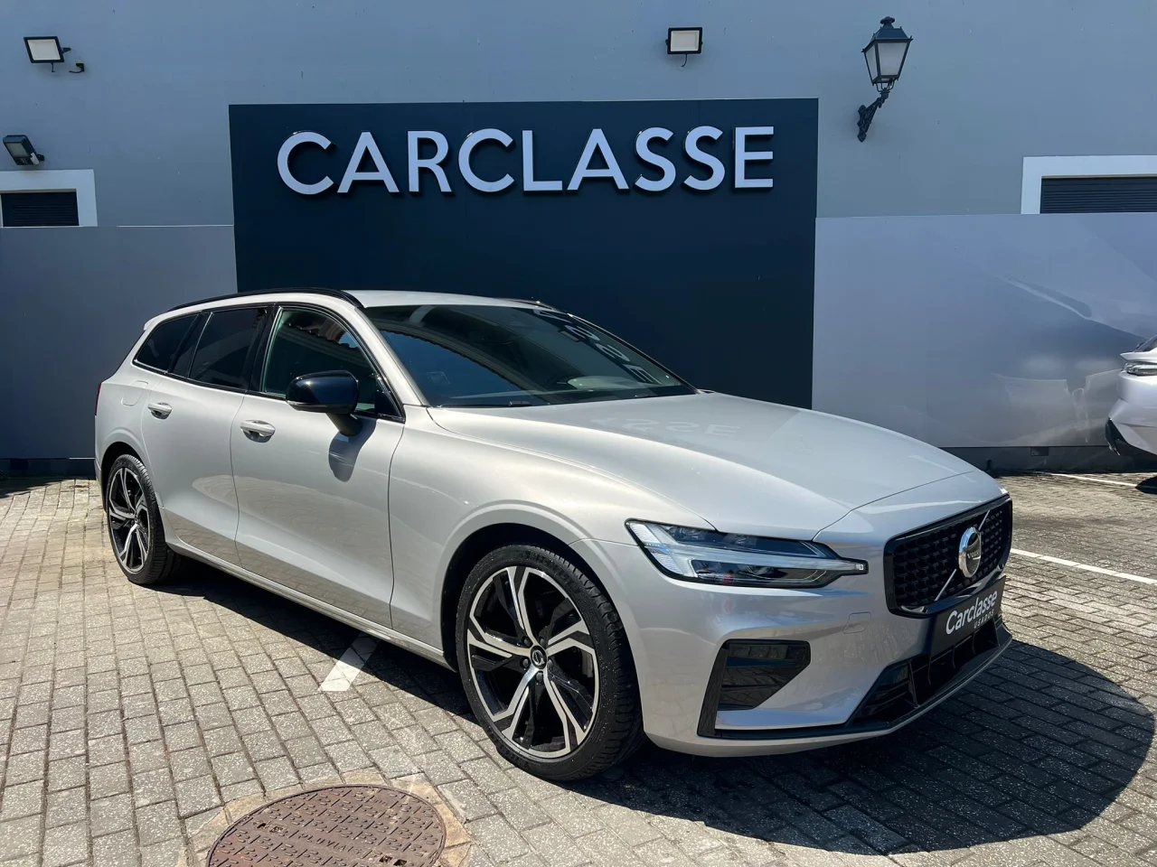 Volvo V60 B4  Plus Dark