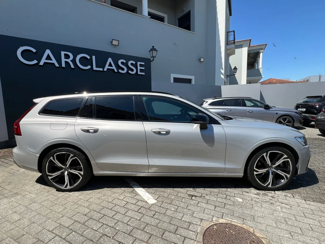 Volvo V60 B4  Plus Dark 3