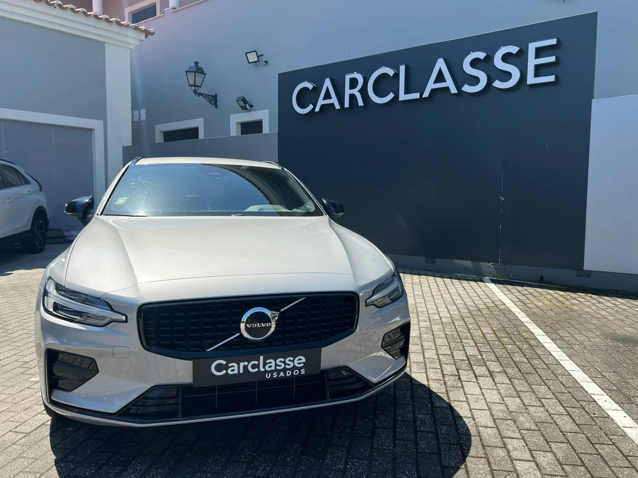 Volvo V60 B4  Plus Dark 10