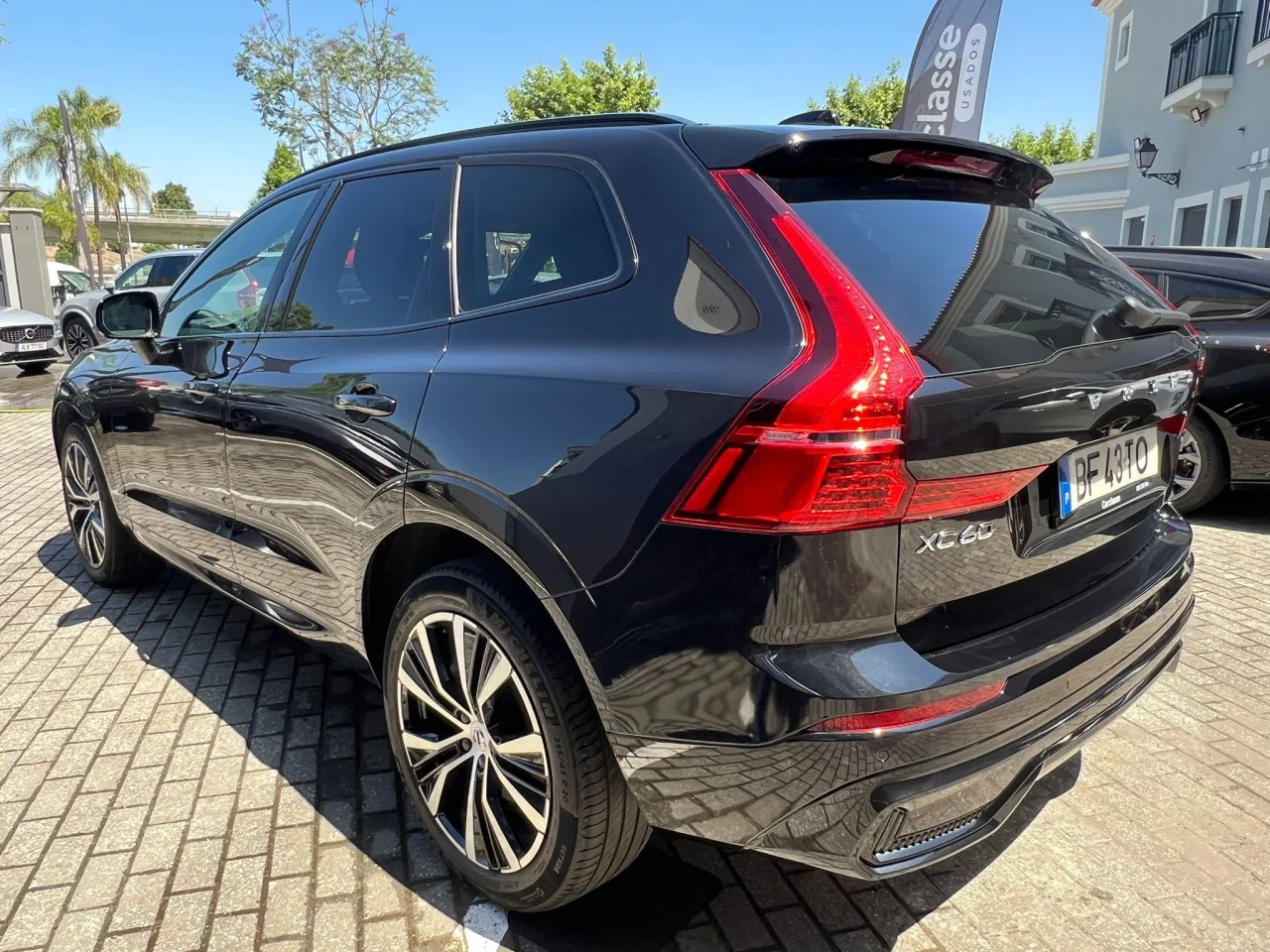 Volvo XC60 B4  Plus Dark 7