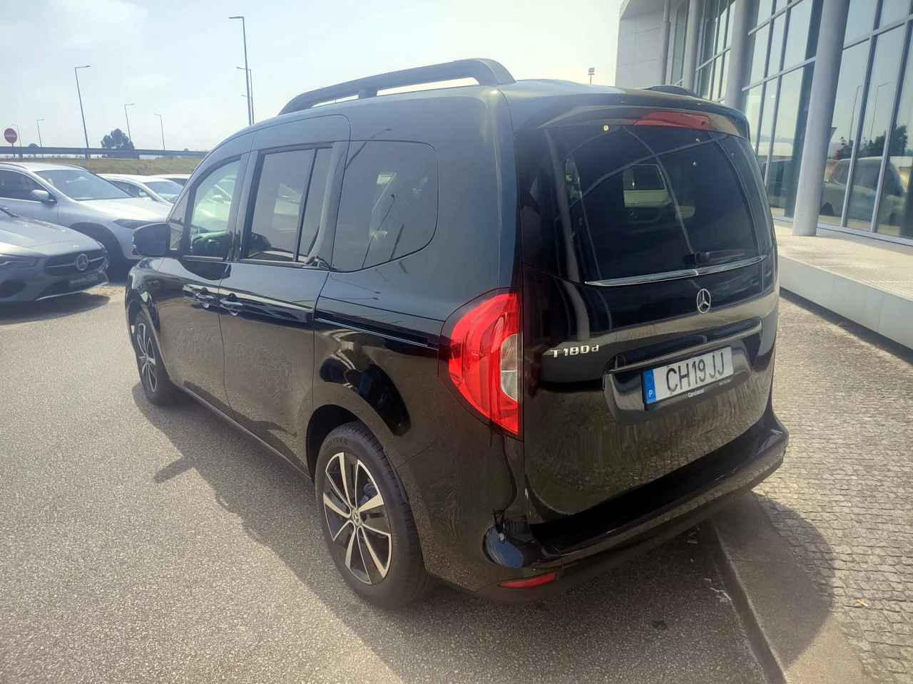 Mercedes Classe T 180d Tourer Progressive - Caixa Automática 2