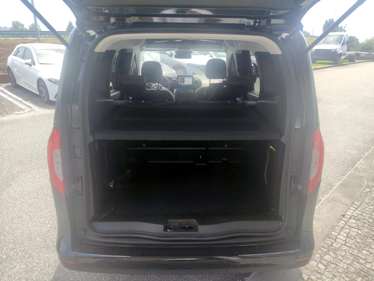 Mercedes Classe T 180d Tourer Progressive - Caixa Automática 2