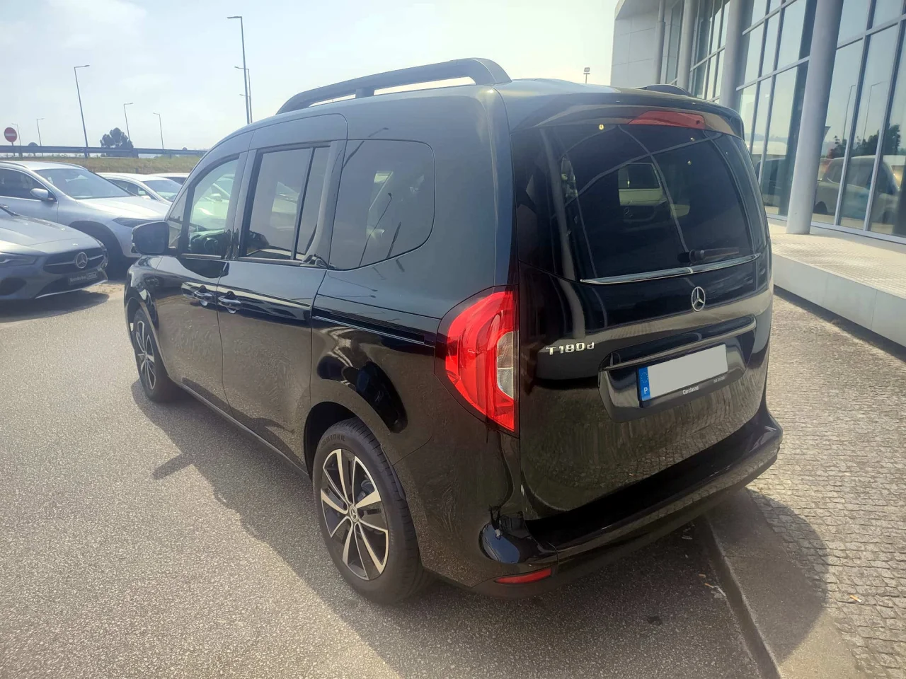 Mercedes Classe T 180d Tourer Progressive - Caixa Automática 3