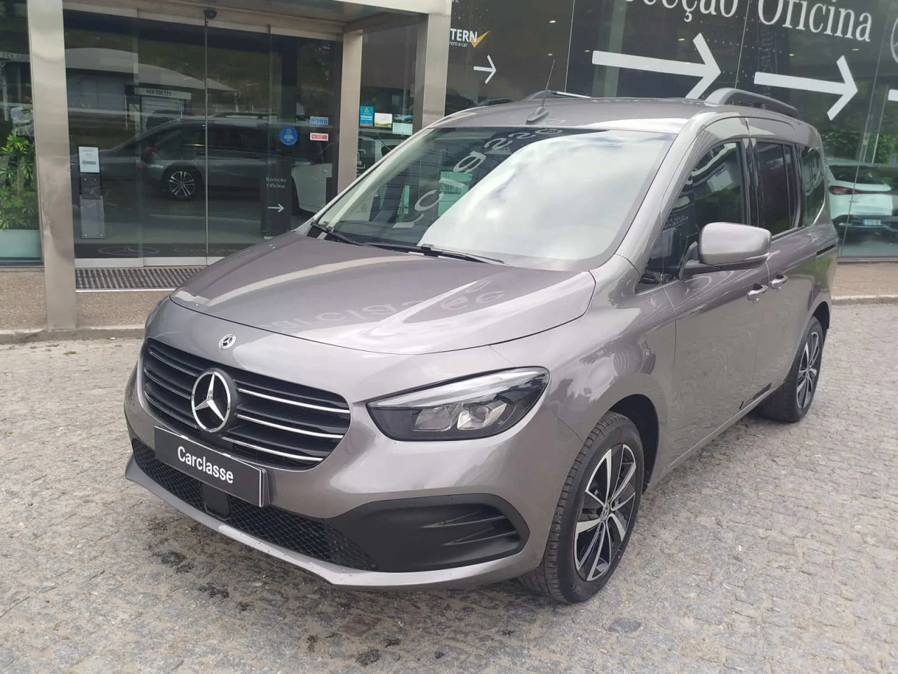Mercedes Classe T 180d Progressive - Caixa Automática
