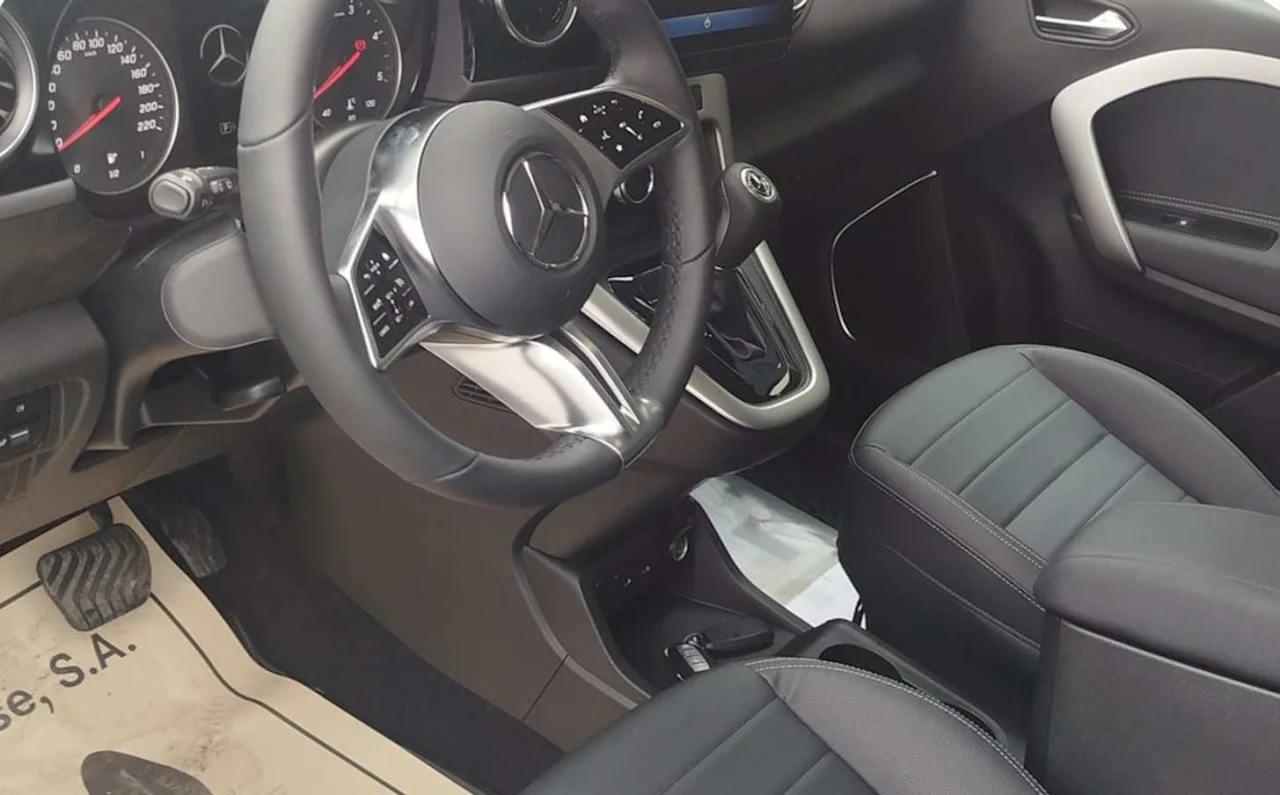 Mercedes Classe T 180d Progressive - Caixa Automática 2