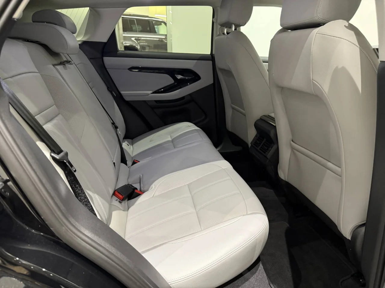 Land Rover Range Rover Evoque 1.5 P270e AWD S Auto 3