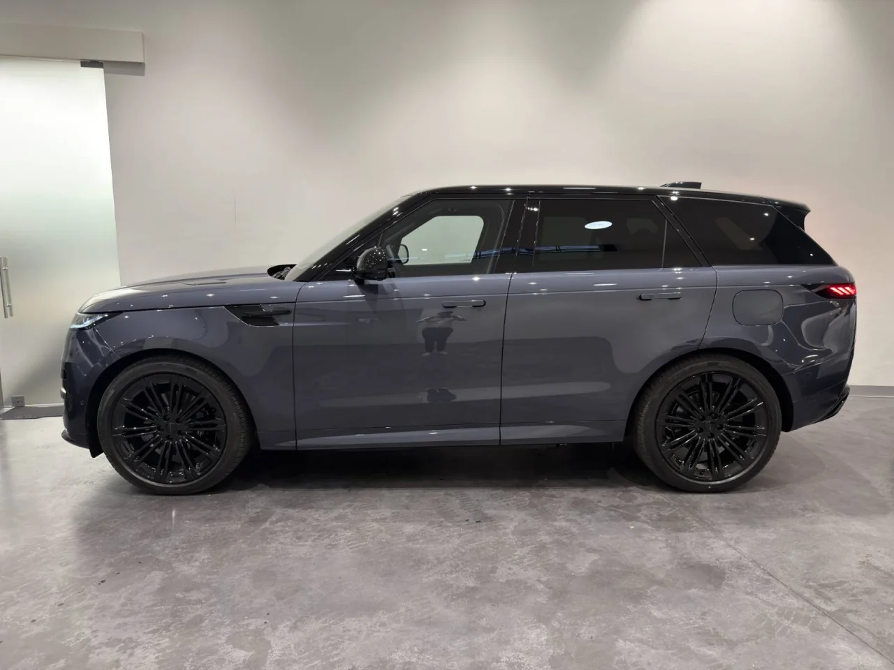 Land Rover Range Rover Sport 3.0 P460e Dynamic SE 12