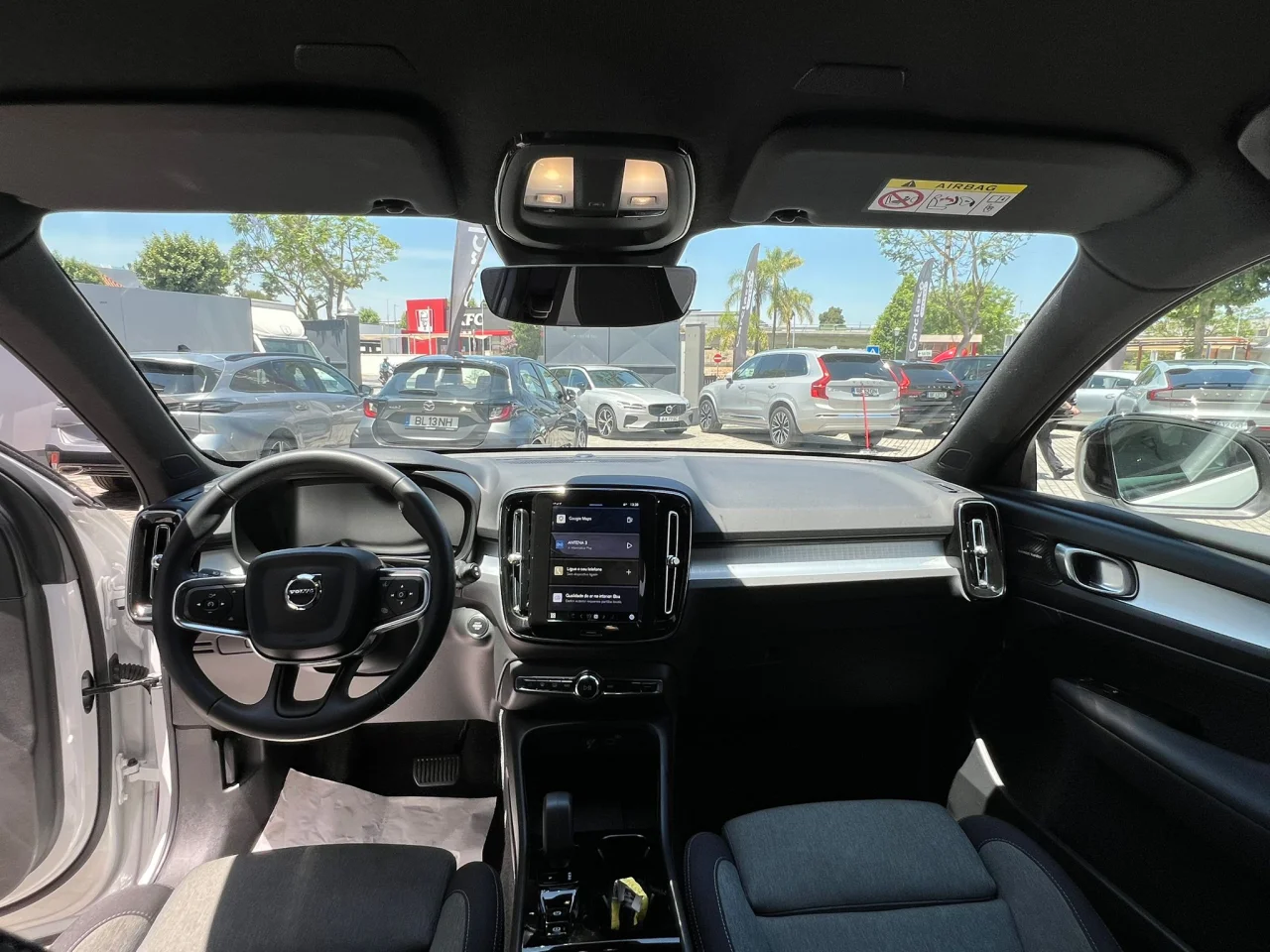 Volvo XC40 Plus Dark Auto 1