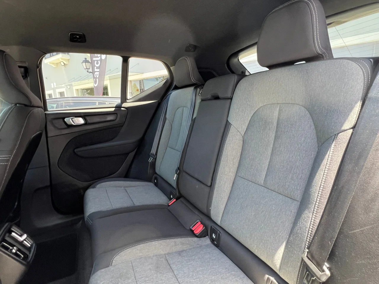 Volvo XC40 Plus Dark Auto 3