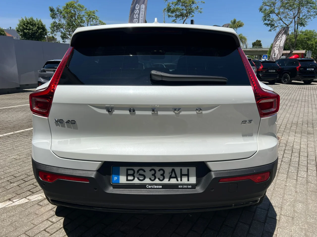 Volvo XC40 Plus Dark Auto 6