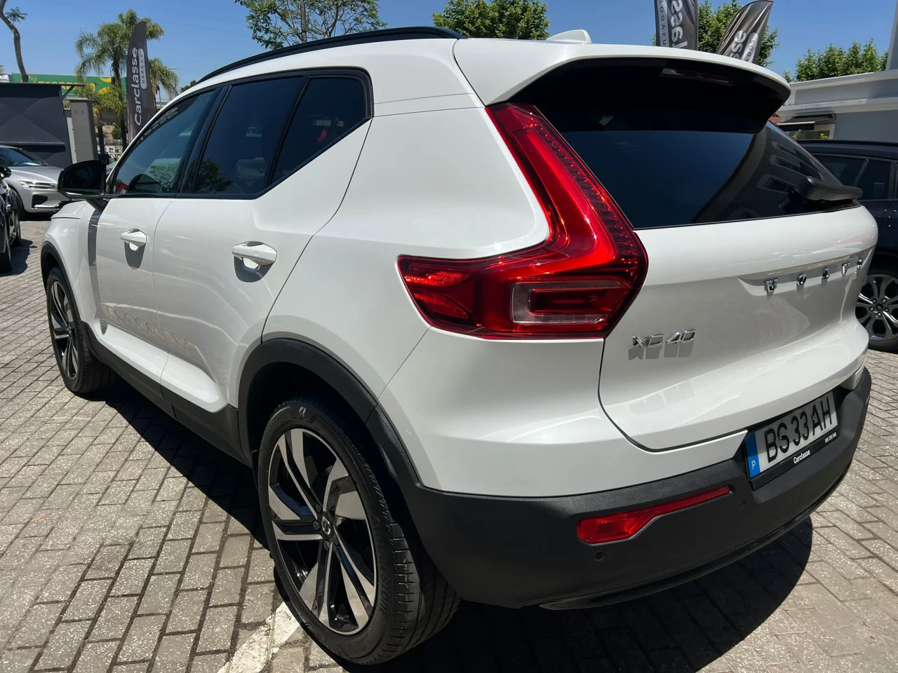 Volvo XC40 Plus Dark Auto 9