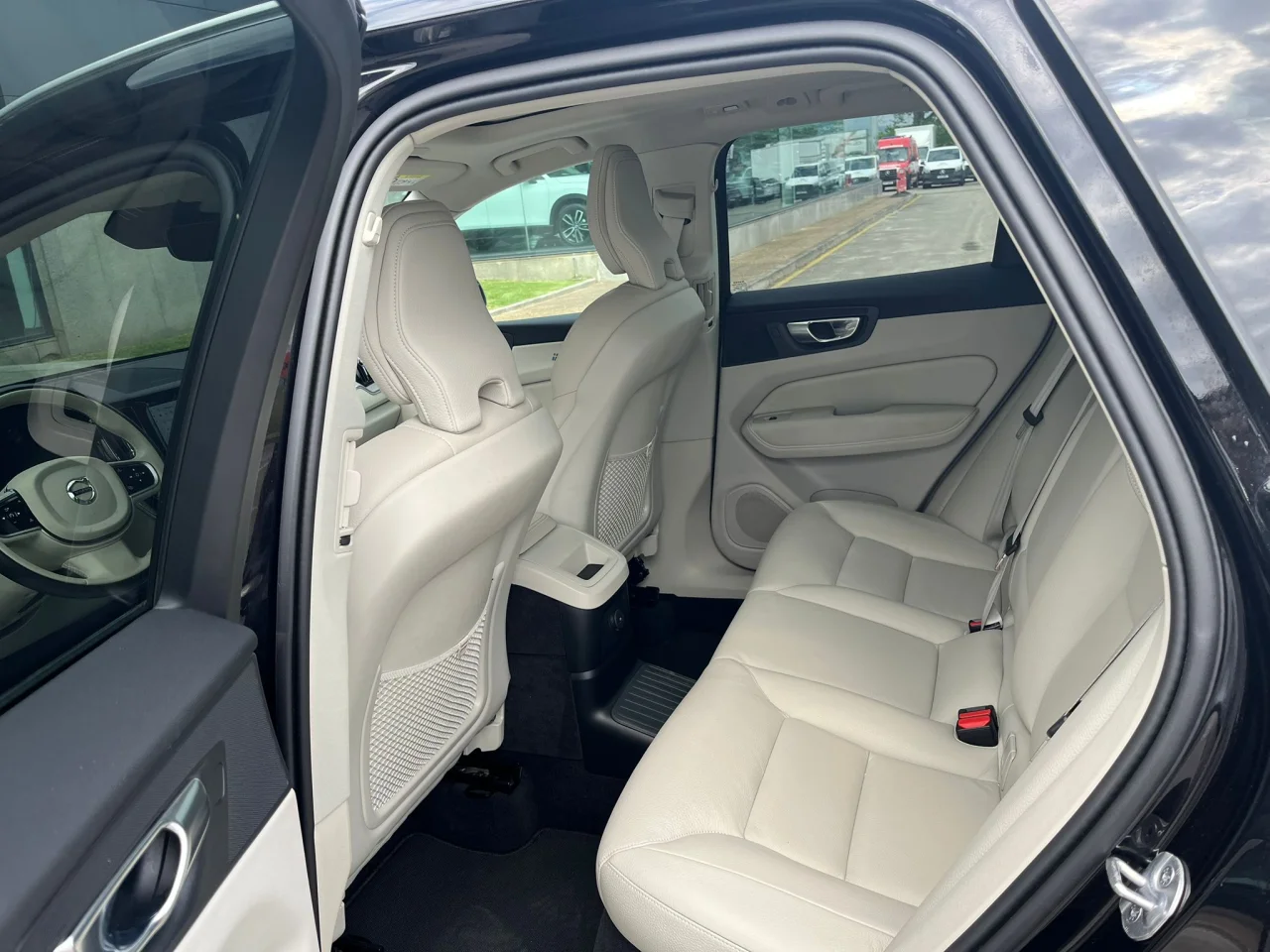 Volvo XC60 T6 Plus Bright 2