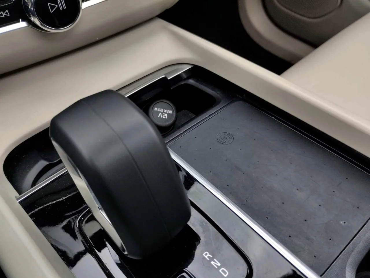 Volvo XC60 Plus Bright 7