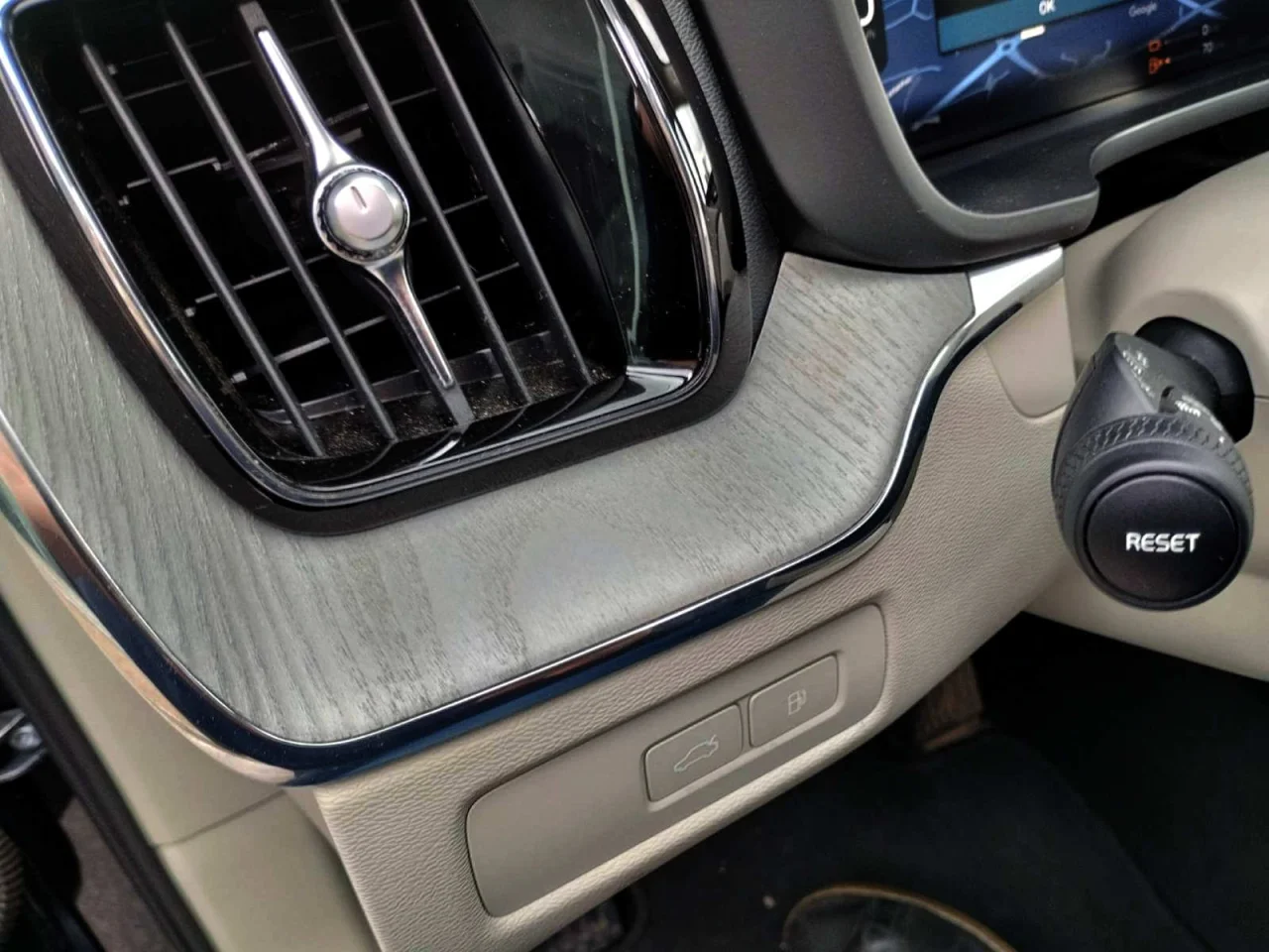 Volvo XC60 Plus Bright 9
