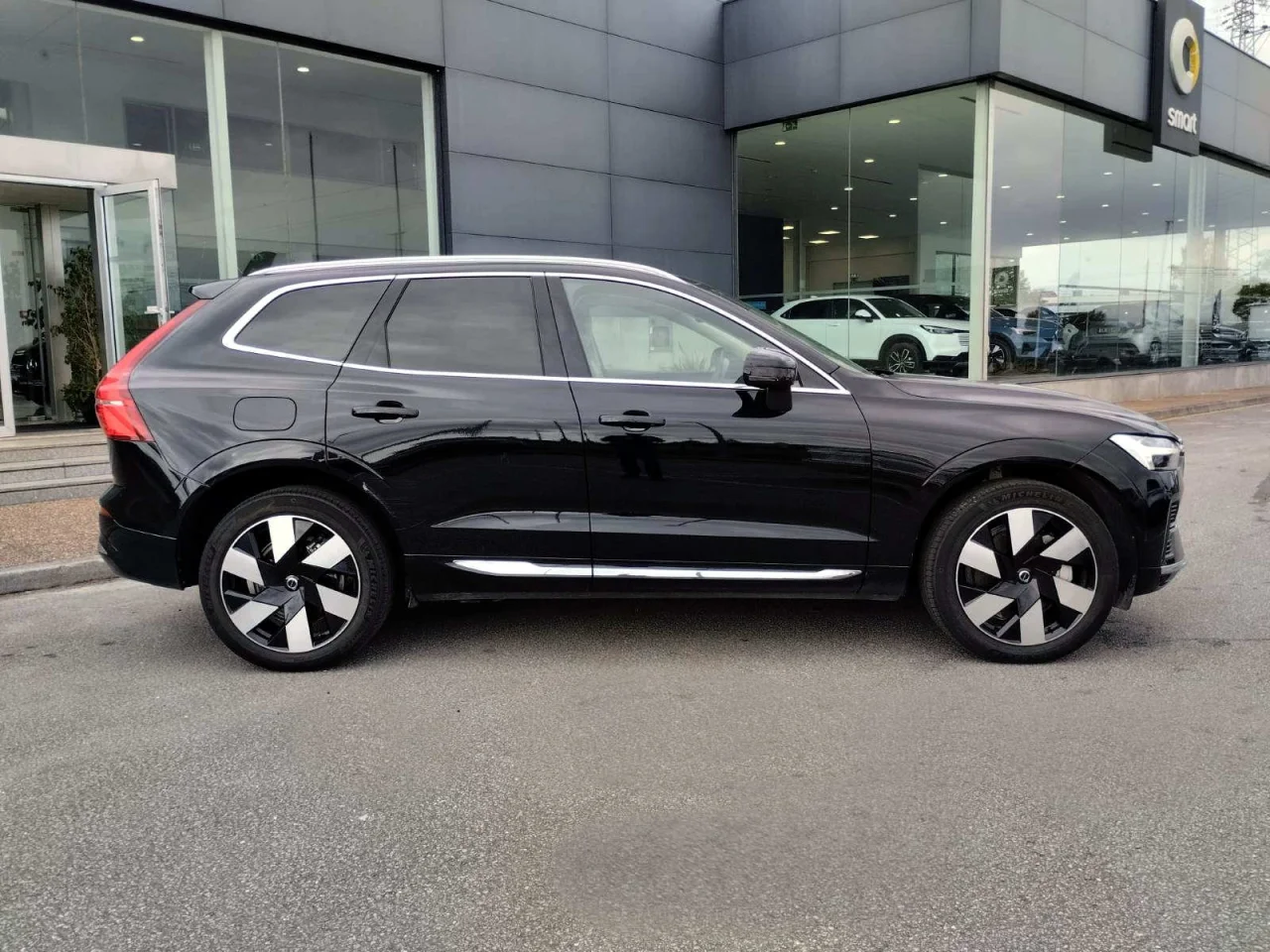 Volvo XC60 Plus Bright 17