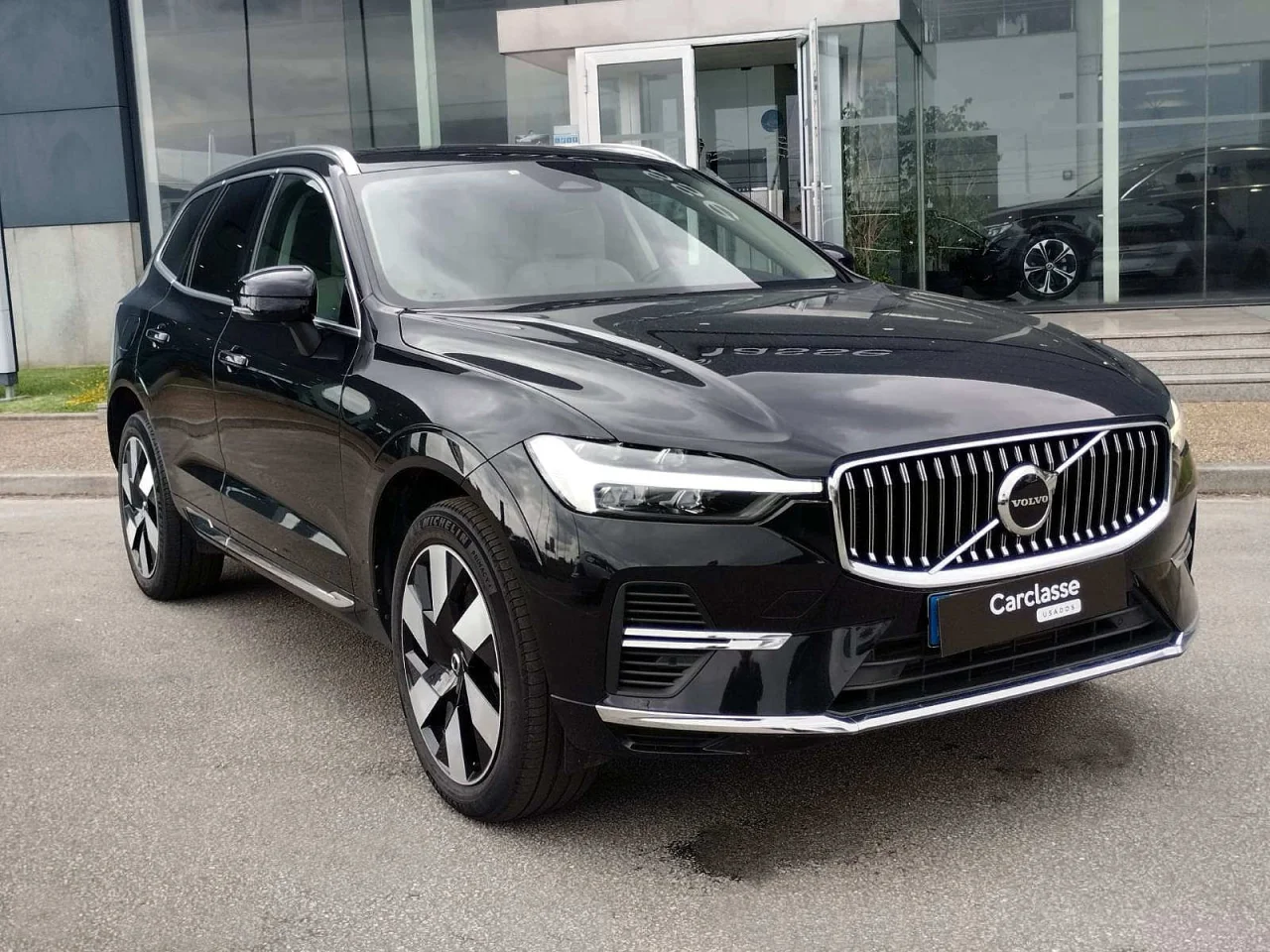 Volvo XC60 Plus Bright 18
