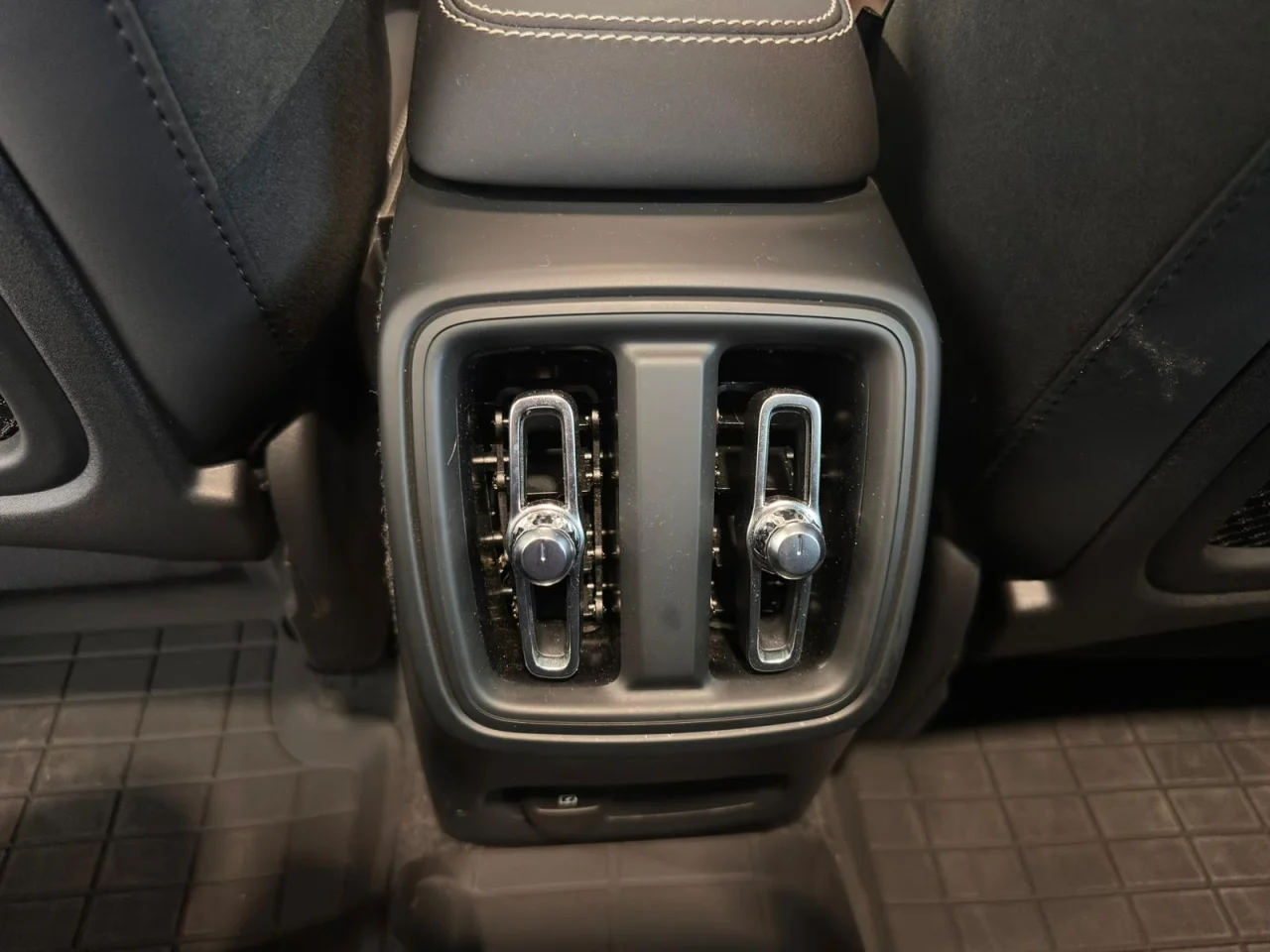 Volvo C40 Recharge Extended Range Utlimate 252cv 8
