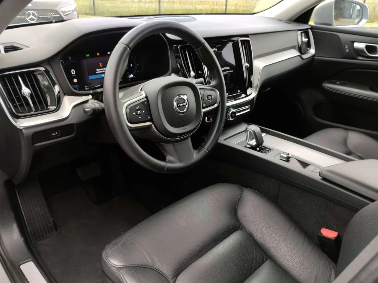 Volvo V60 Momentum 1