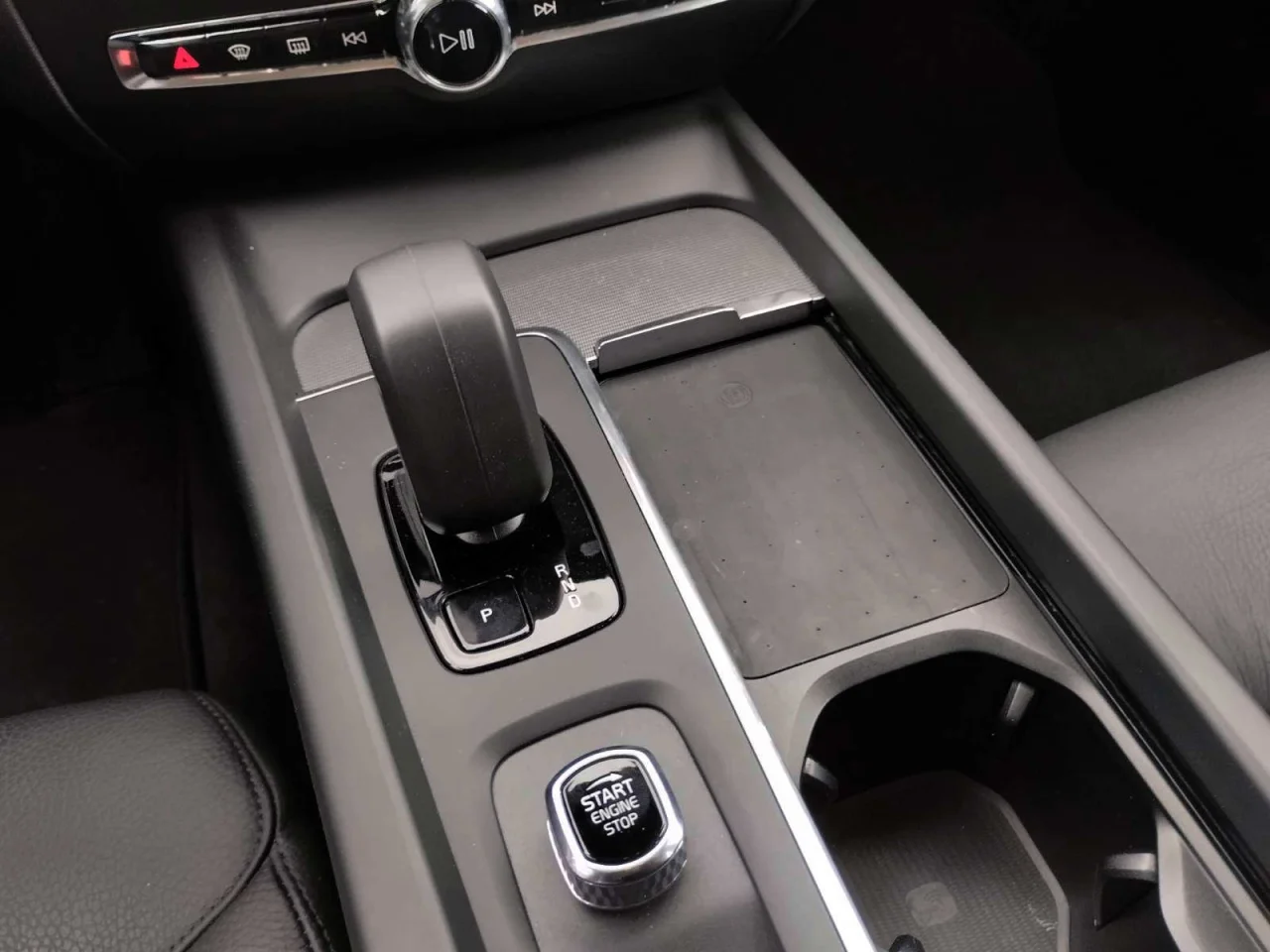 Volvo V60 Momentum 4