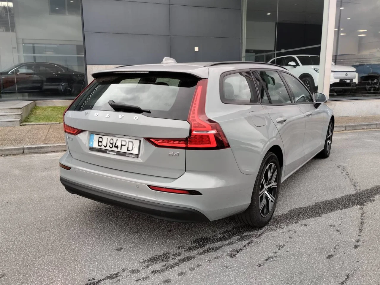 Volvo V60 Momentum 11