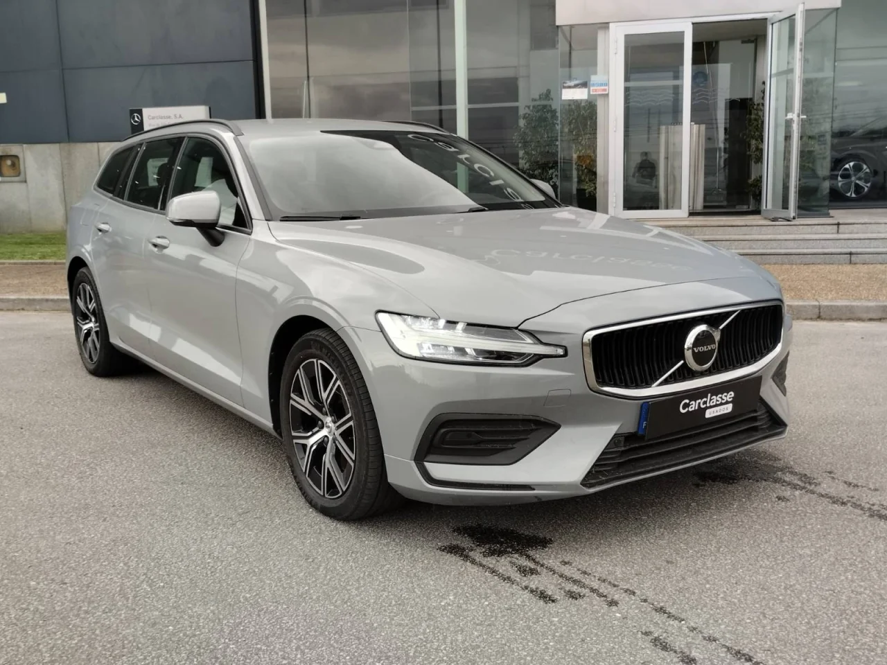 Volvo V60 Momentum 13