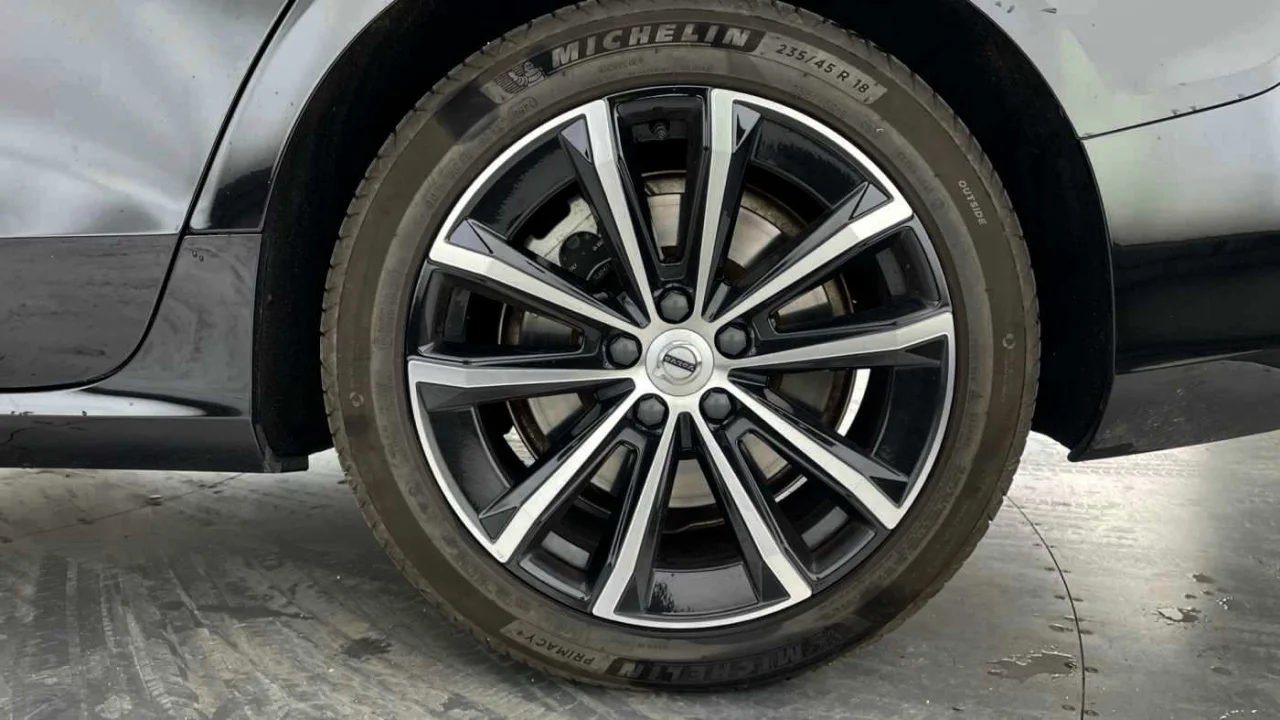 Volvo V60 T6 Core 13
