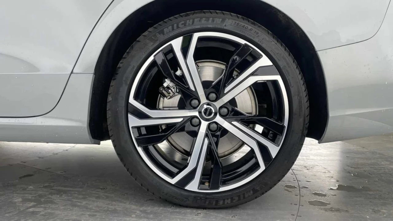 Volvo V60 T6 Core 7