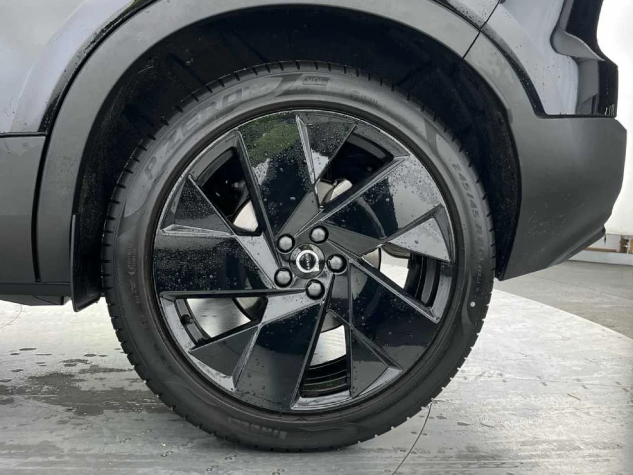 Volvo XC40 Black Edition Auto 4