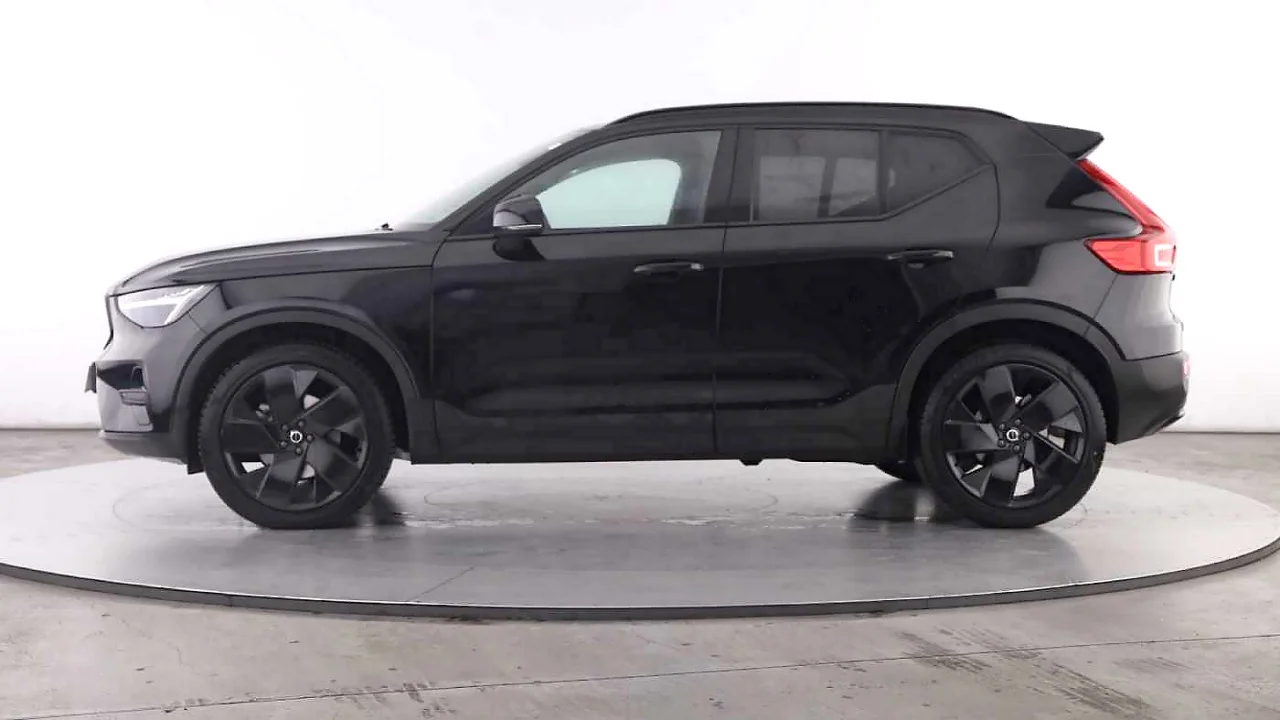 Volvo XC40 Black Edition Auto 6