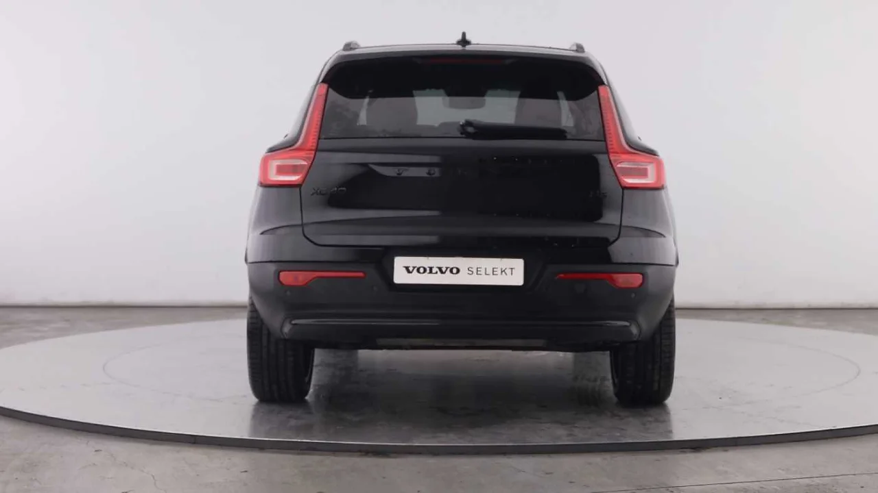 Volvo XC40 Black Edition Auto 8
