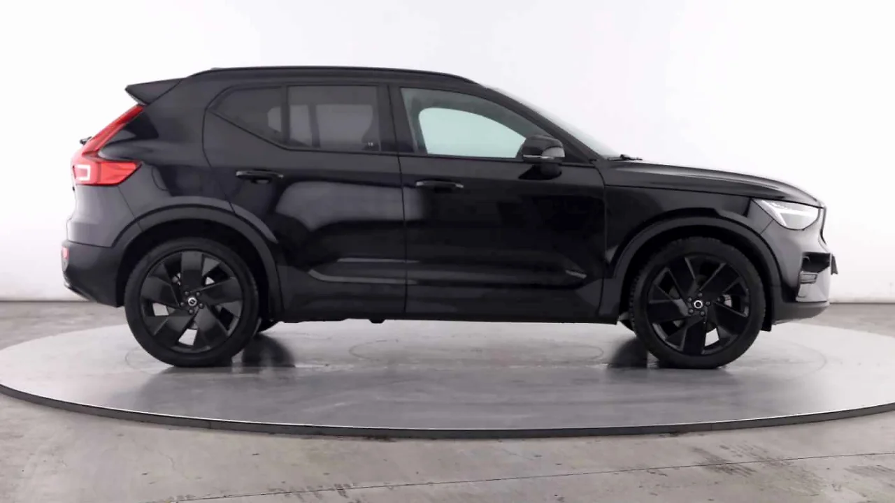 Volvo XC40 Black Edition Auto 9