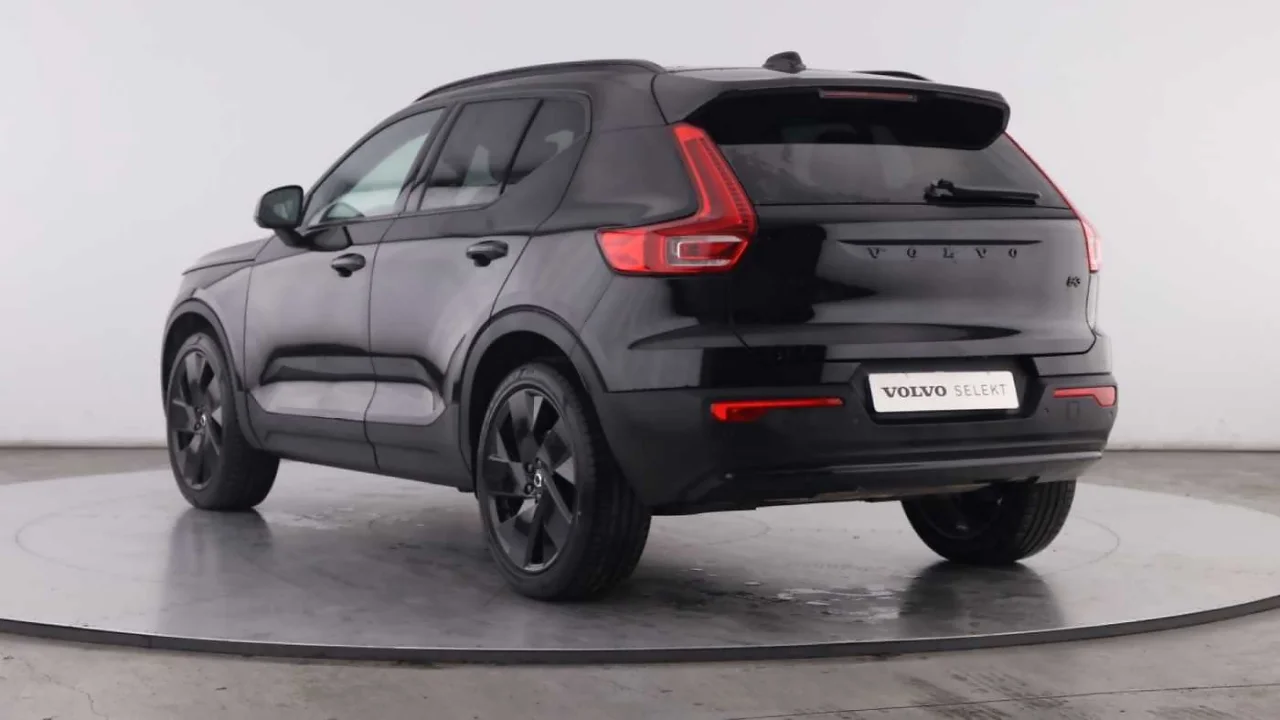 Volvo XC40 Black Edition Auto 10