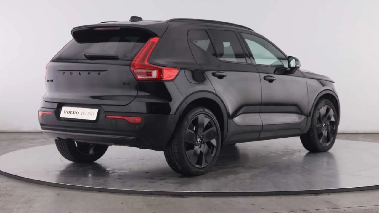 Volvo XC40 Black Edition Auto 11