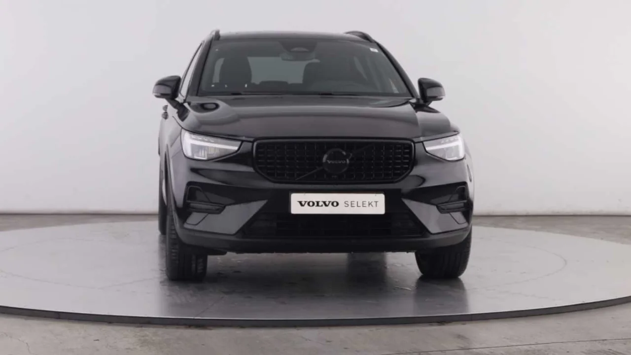 Volvo XC40 Black Edition Auto 12