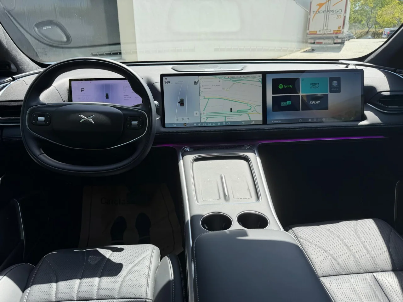 Xpeng G9 93.1 kWh AWD Performance+Premium Seat & Audio Pack 13