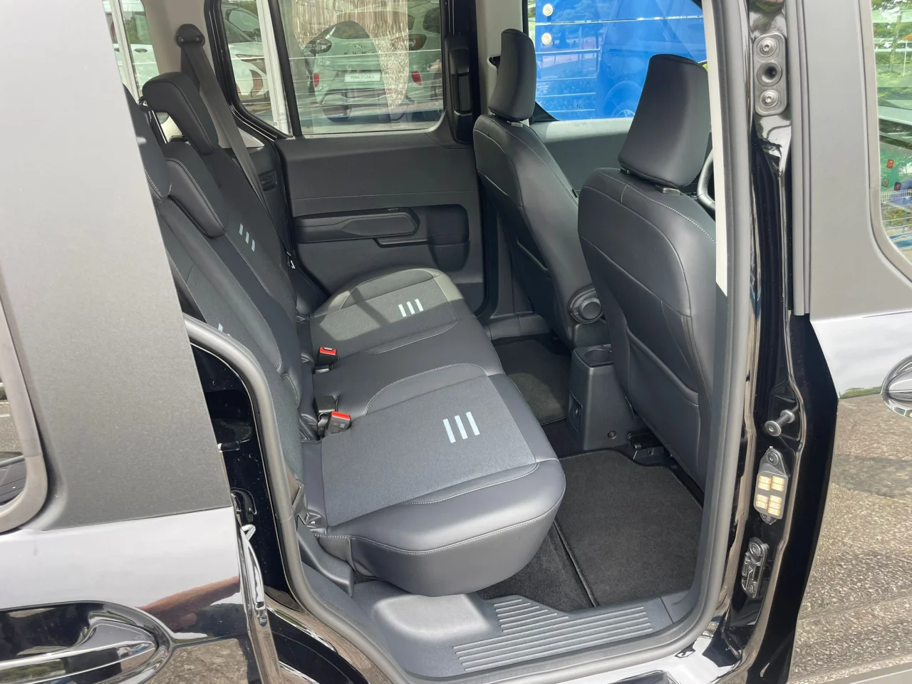Ford Tourneo Courier ACTIVE 43,6 kwh 4