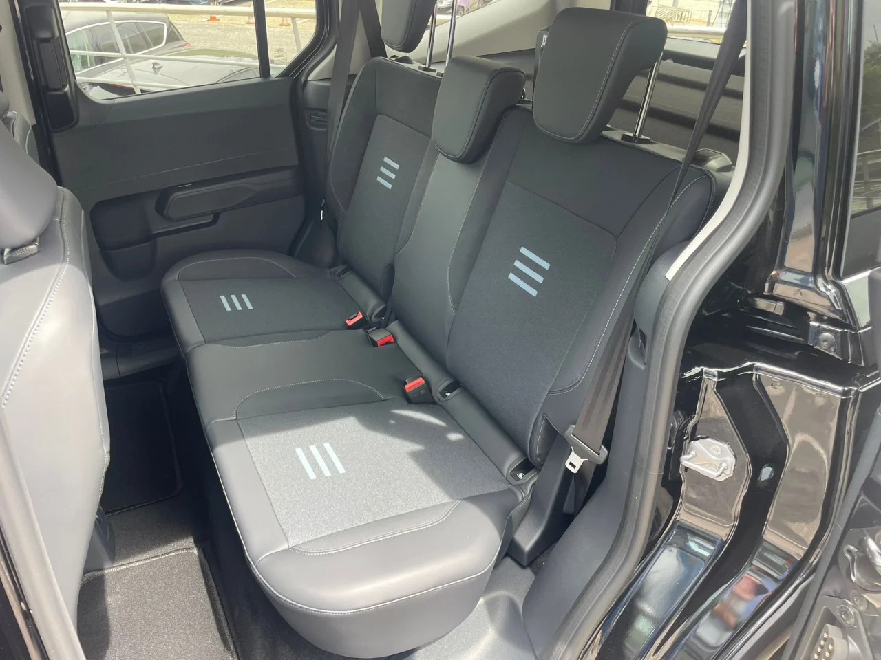 Ford Tourneo Courier ACTIVE 43,6 kwh 6