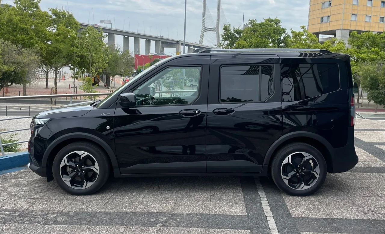 Ford Tourneo Courier ACTIVE 43,6 kwh 8
