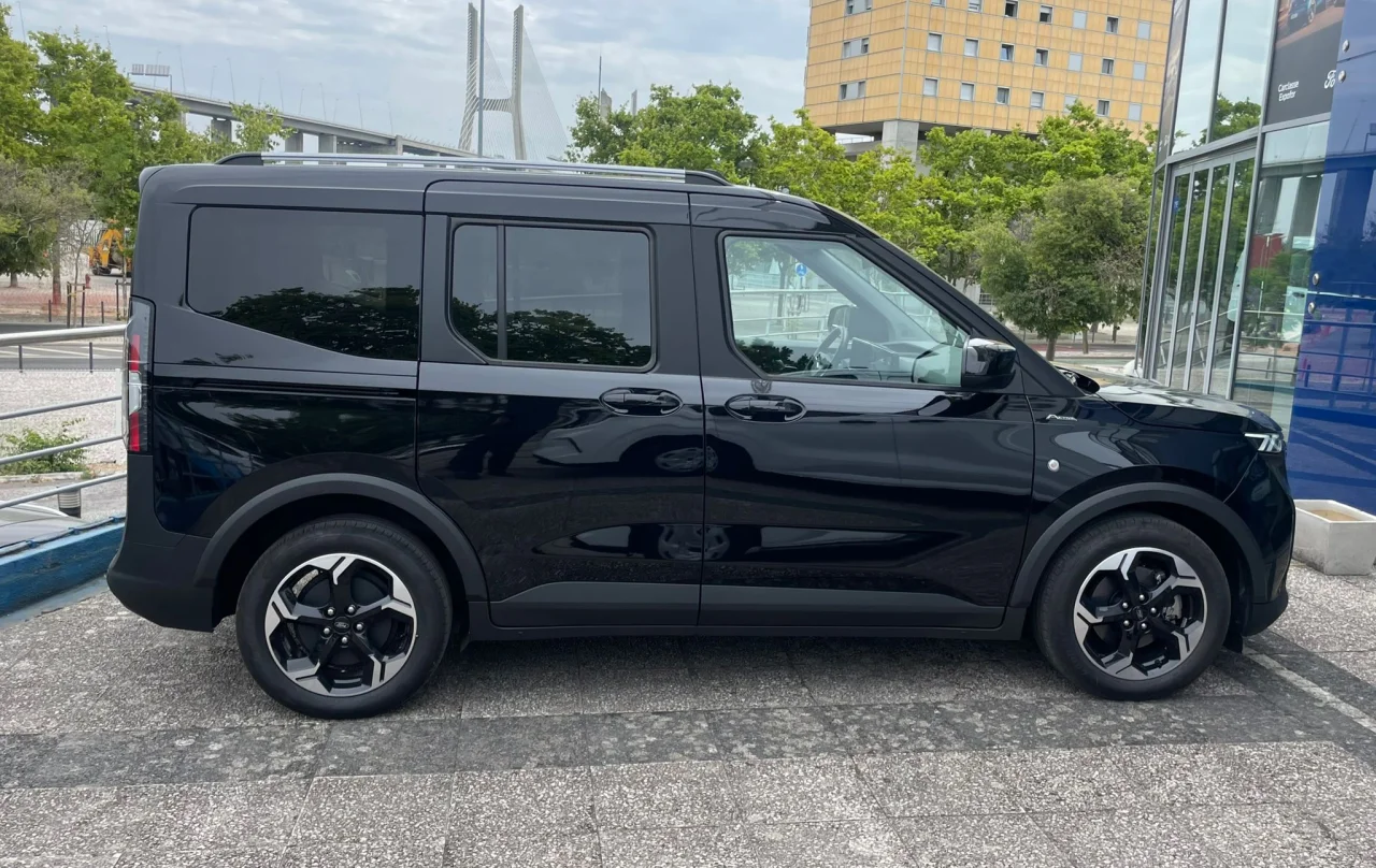 Ford Tourneo Courier ACTIVE 43,6 kwh 9