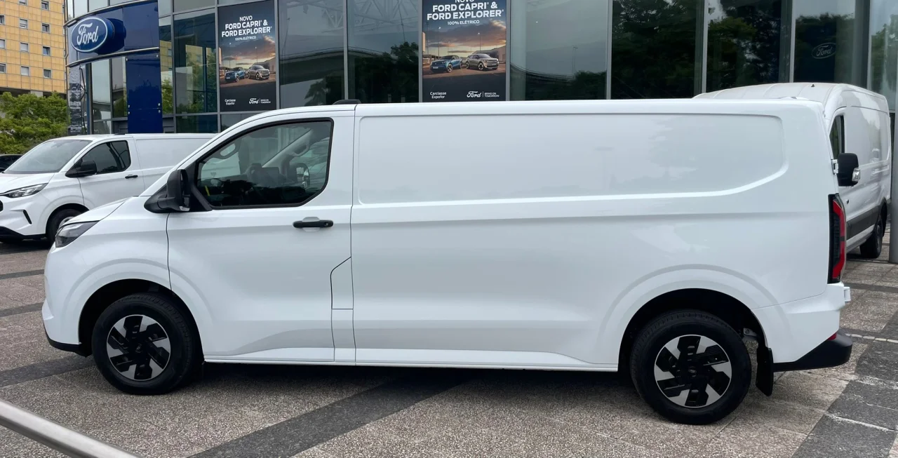 Ford Transit Custom L2 3400 kg 64 kwh 3
