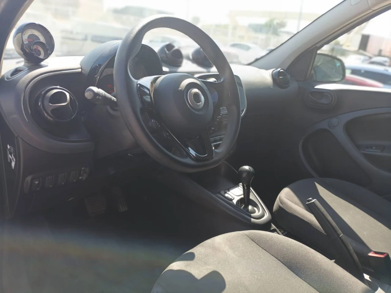 Smart EQ ForFour Caixa Automática 1