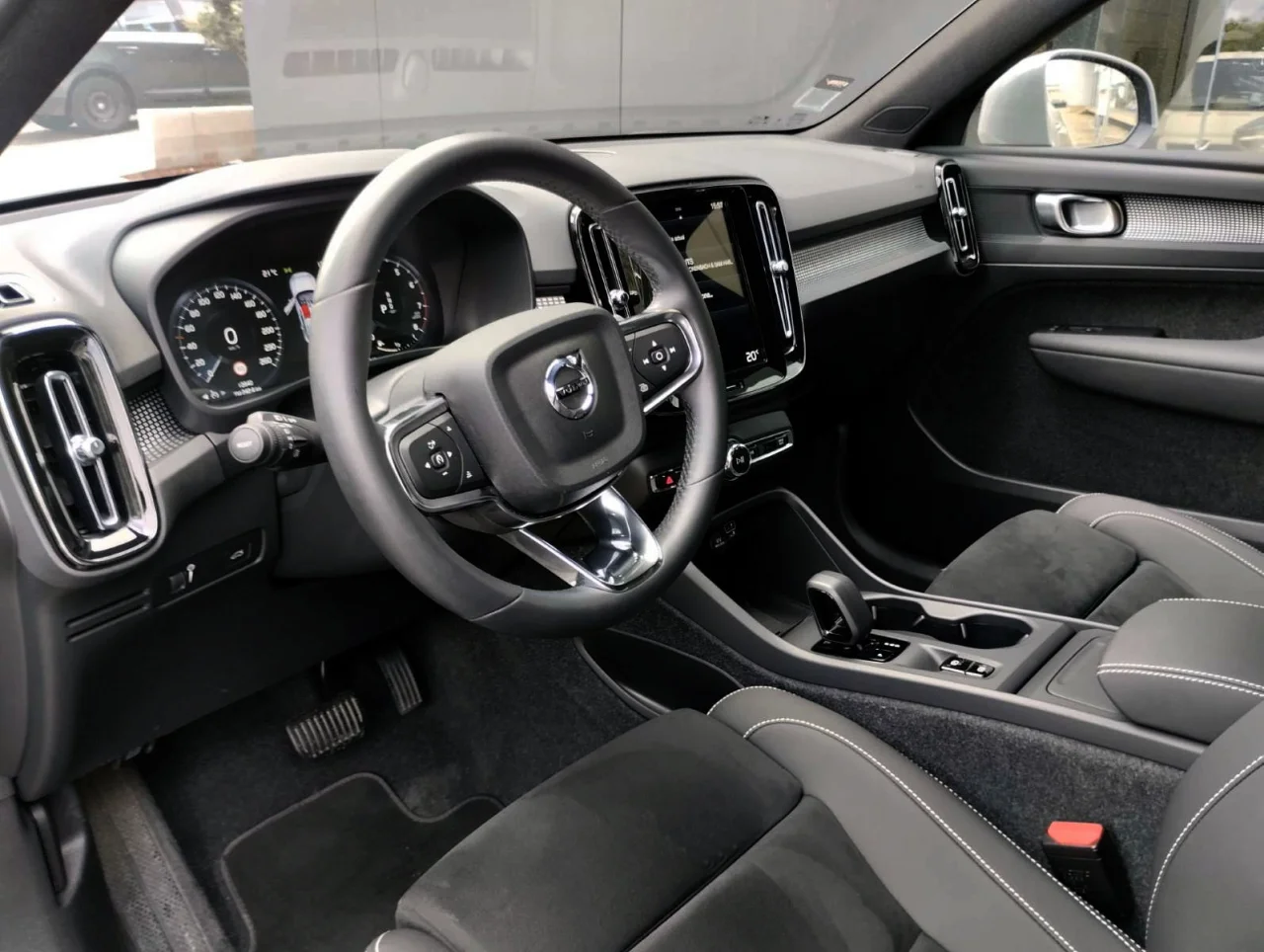 Volvo XC40 T2  Core Auto 1
