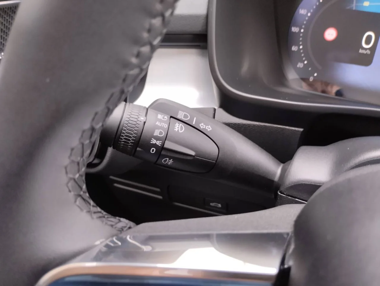Volvo XC40 Black Edition Auto 10
