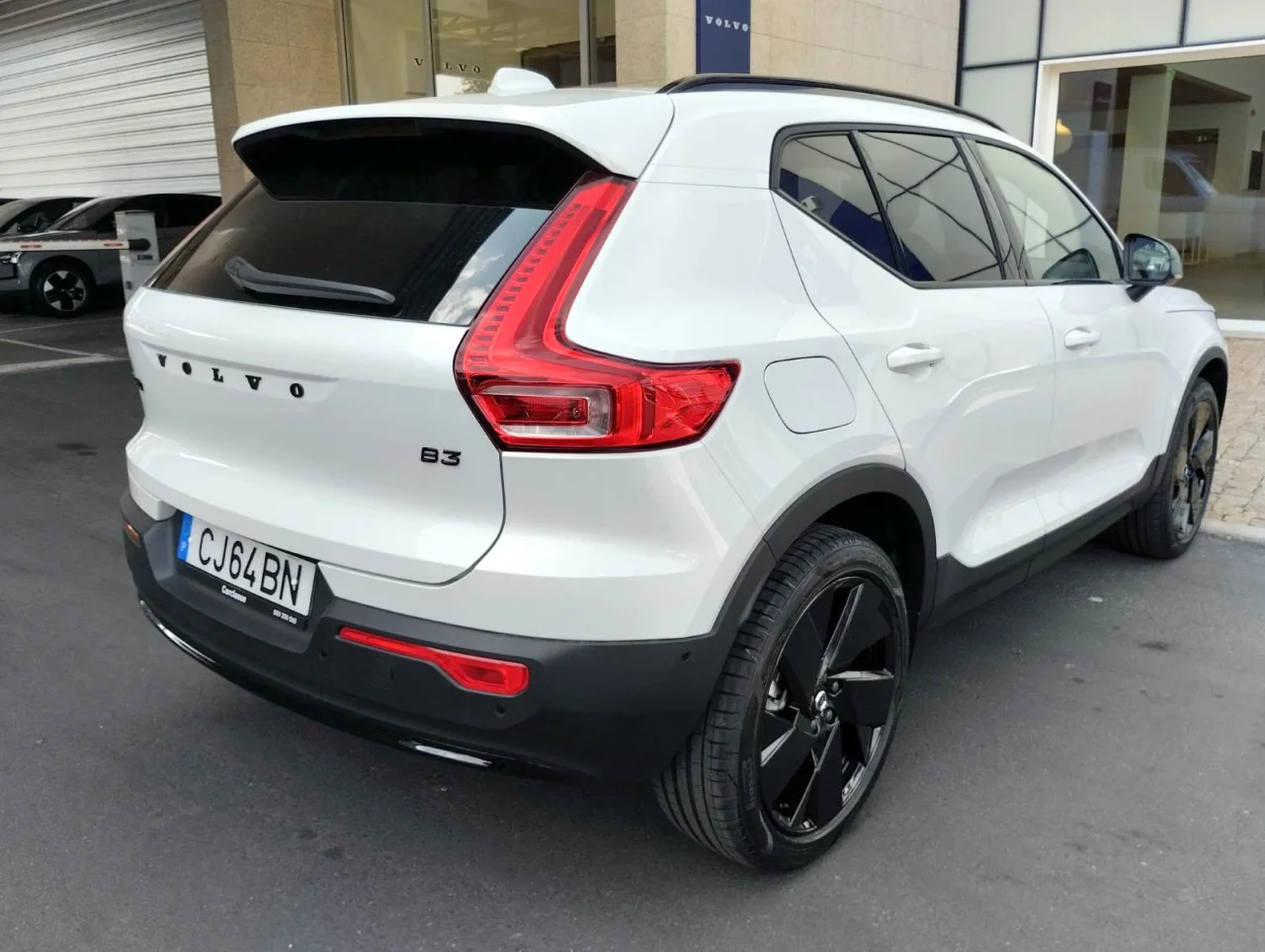 Volvo XC40 Black Edition Auto 13