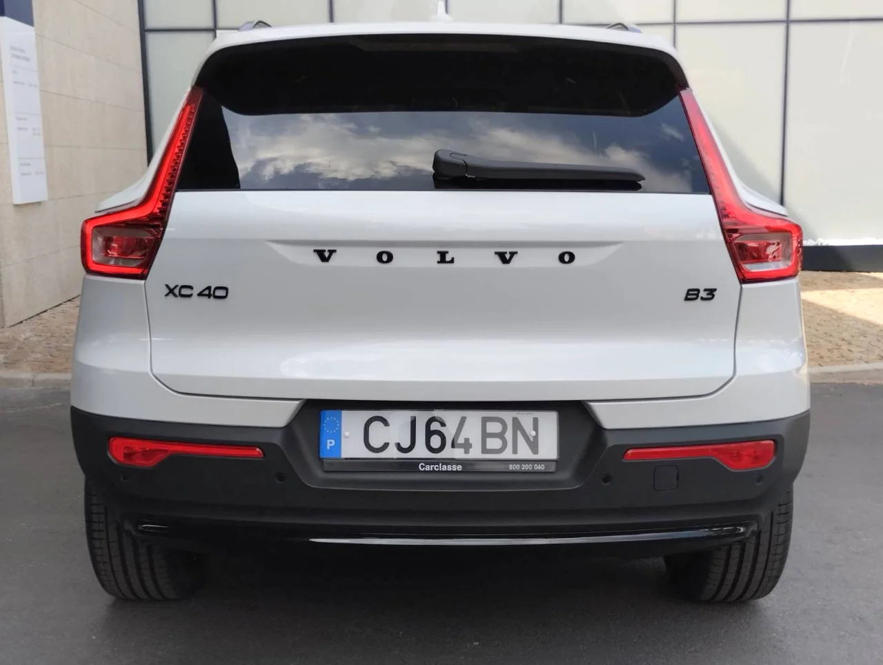 Volvo XC40 Black Edition Auto 17